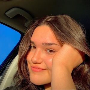 Meet your Posher, Éliane